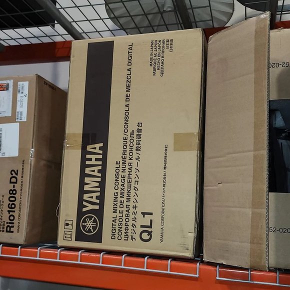 Yamaha QL1 (Contact me) - Picture 3 of 4